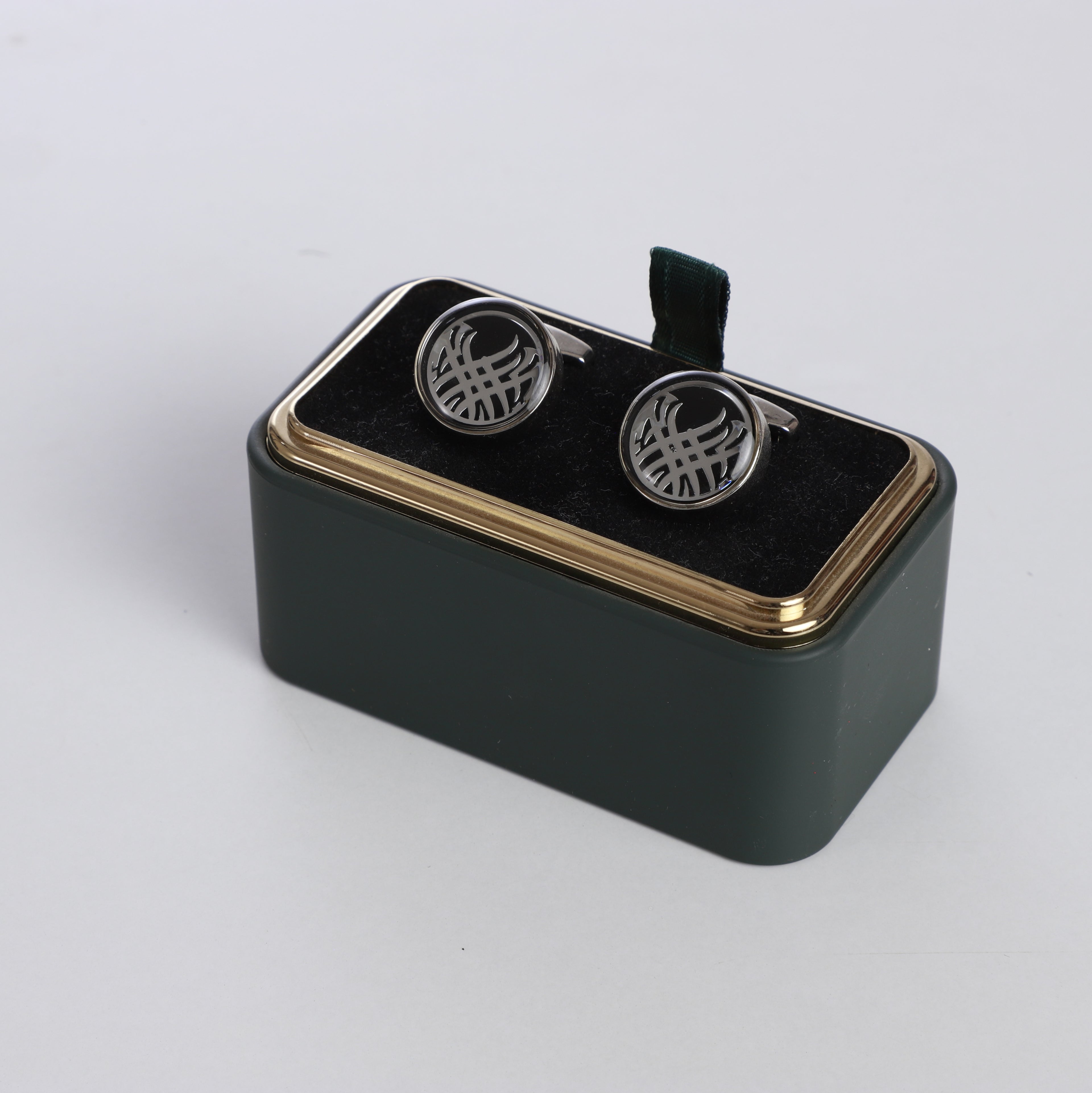 K cufflinks 14
