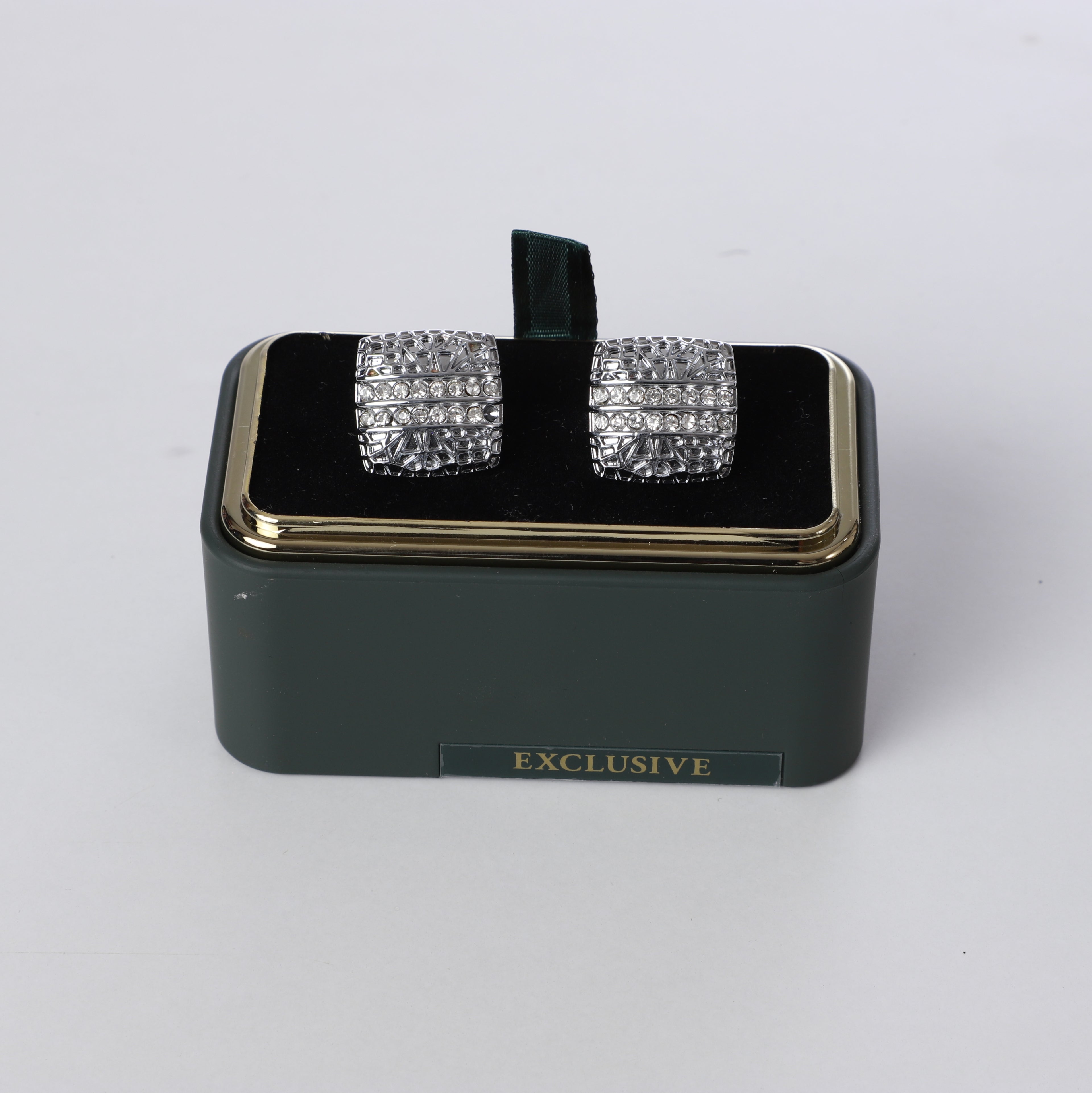 K cufflinks 13