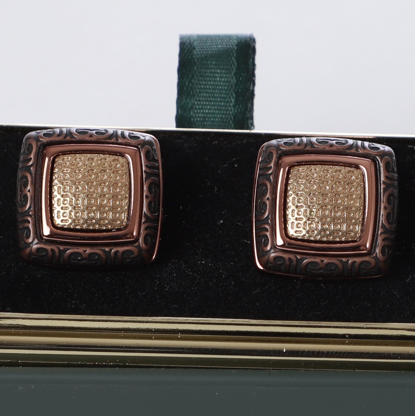 K cufflinks 16