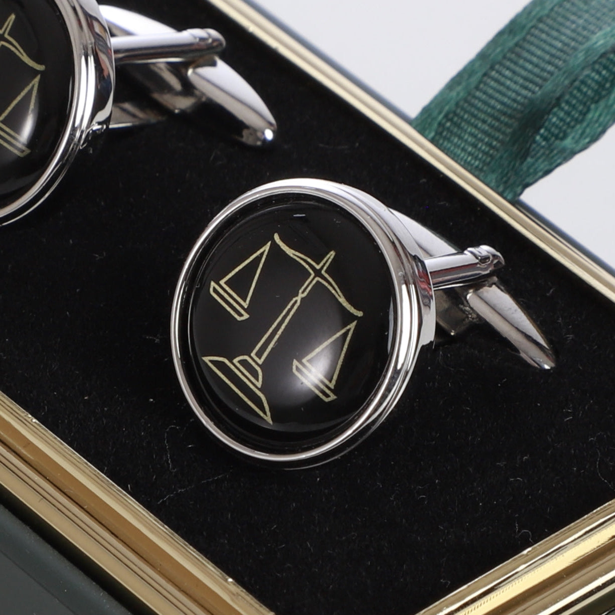 K cufflinks 19