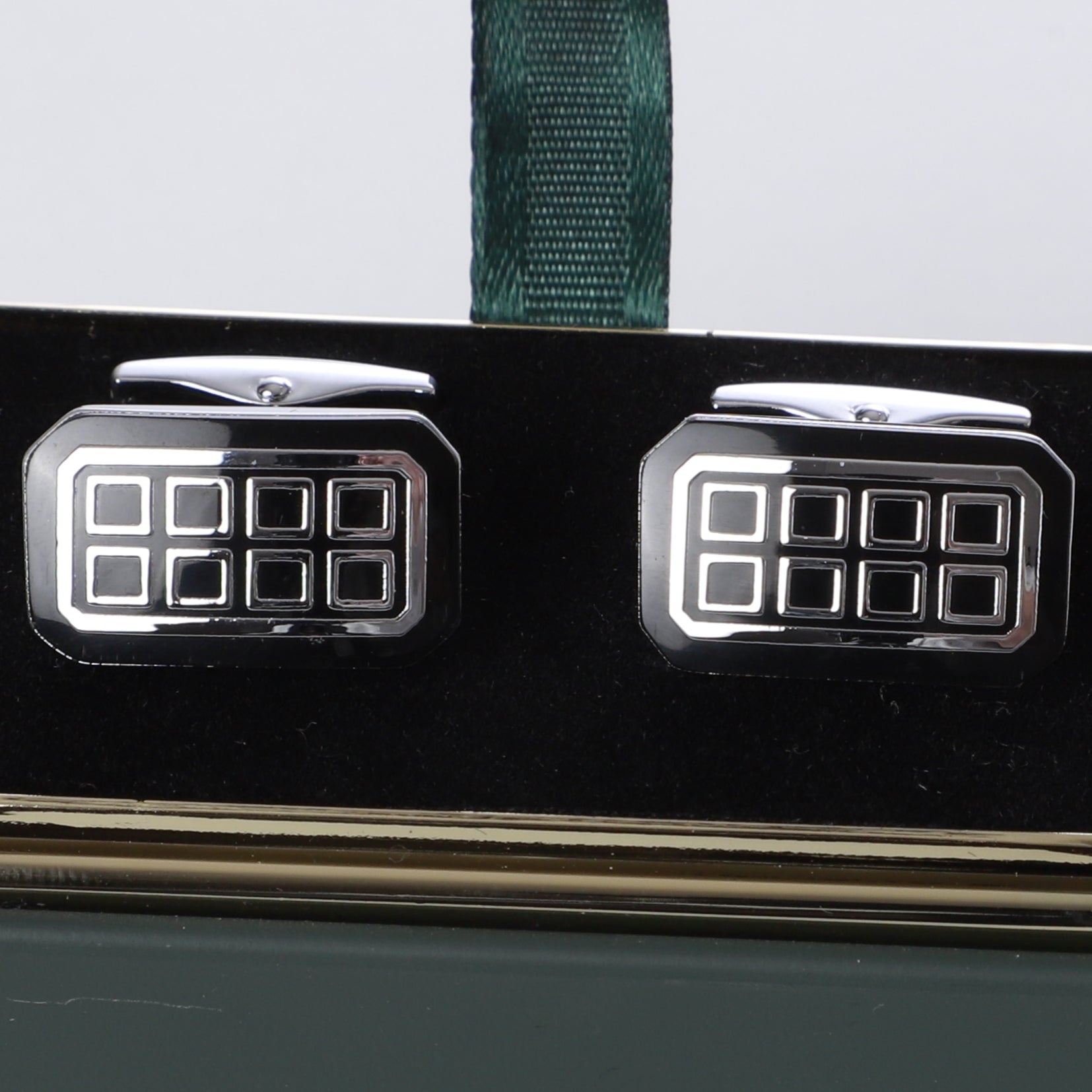 K cufflinks 11