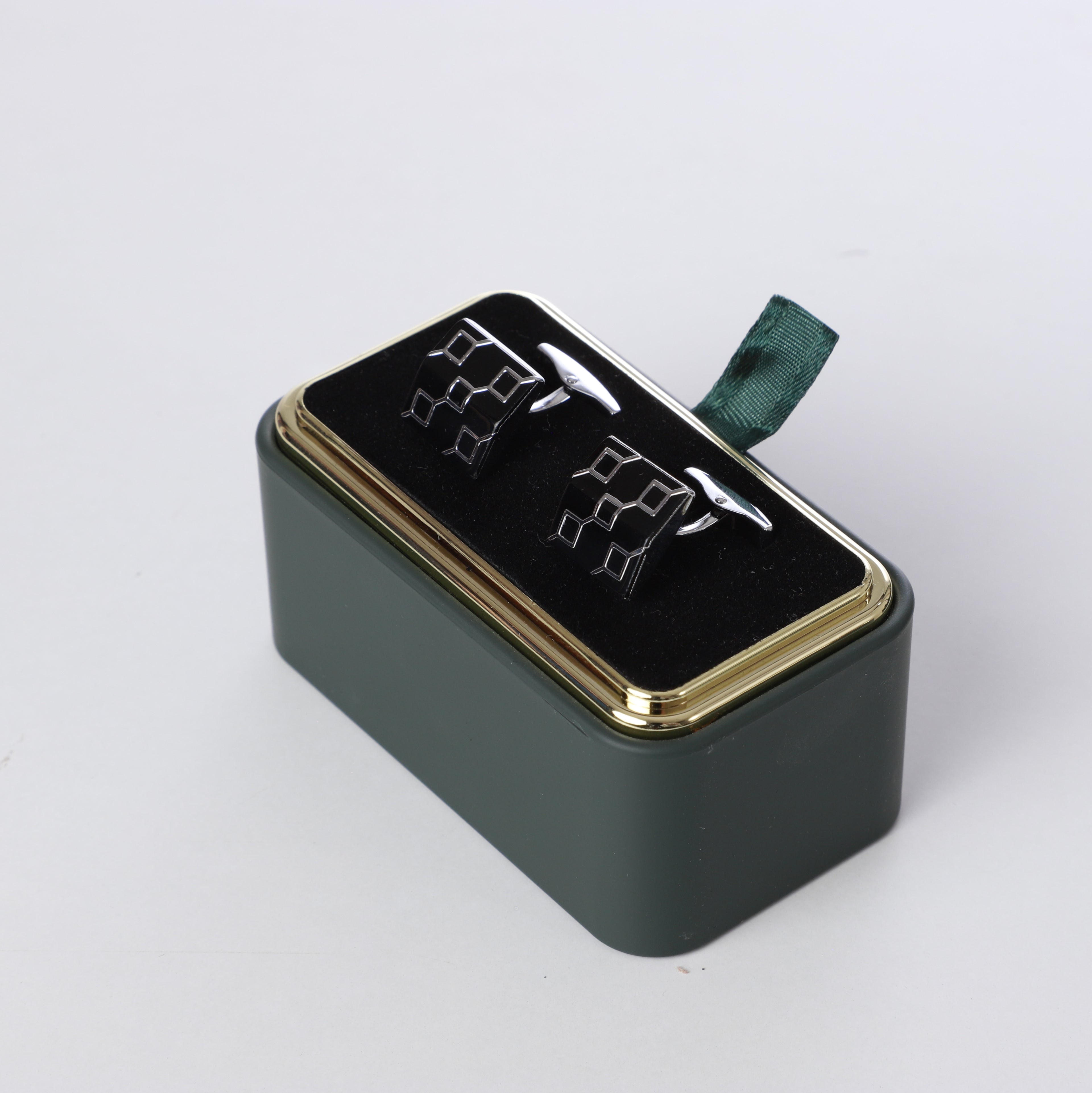 K cufflinks 15