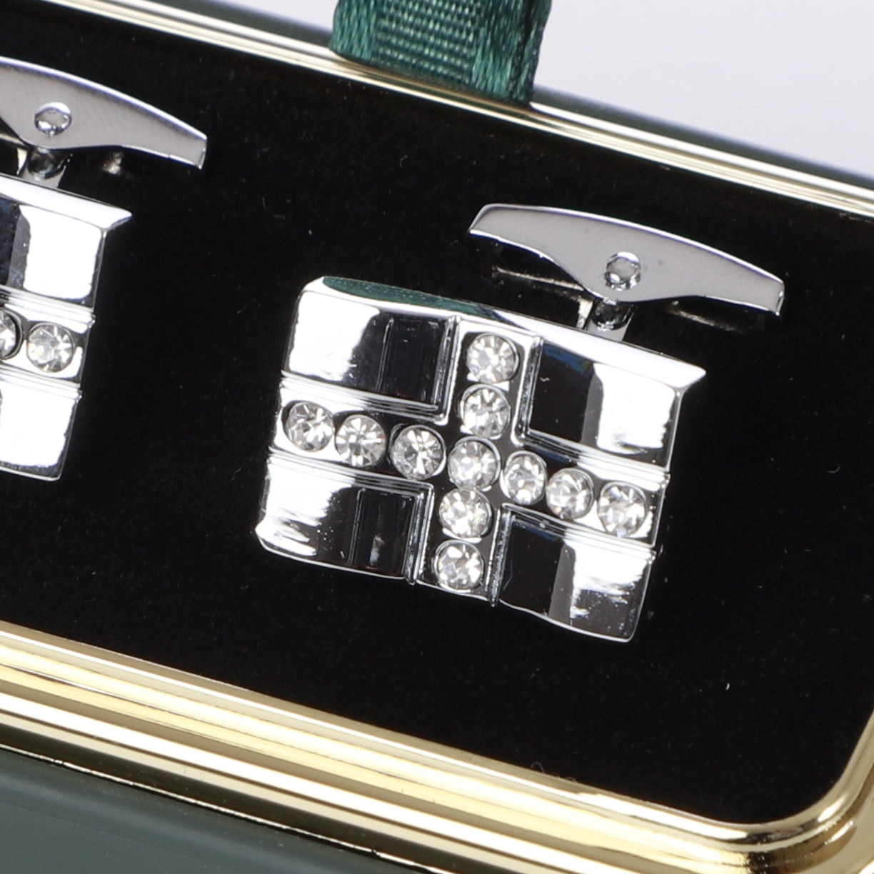 K cufflinks 8