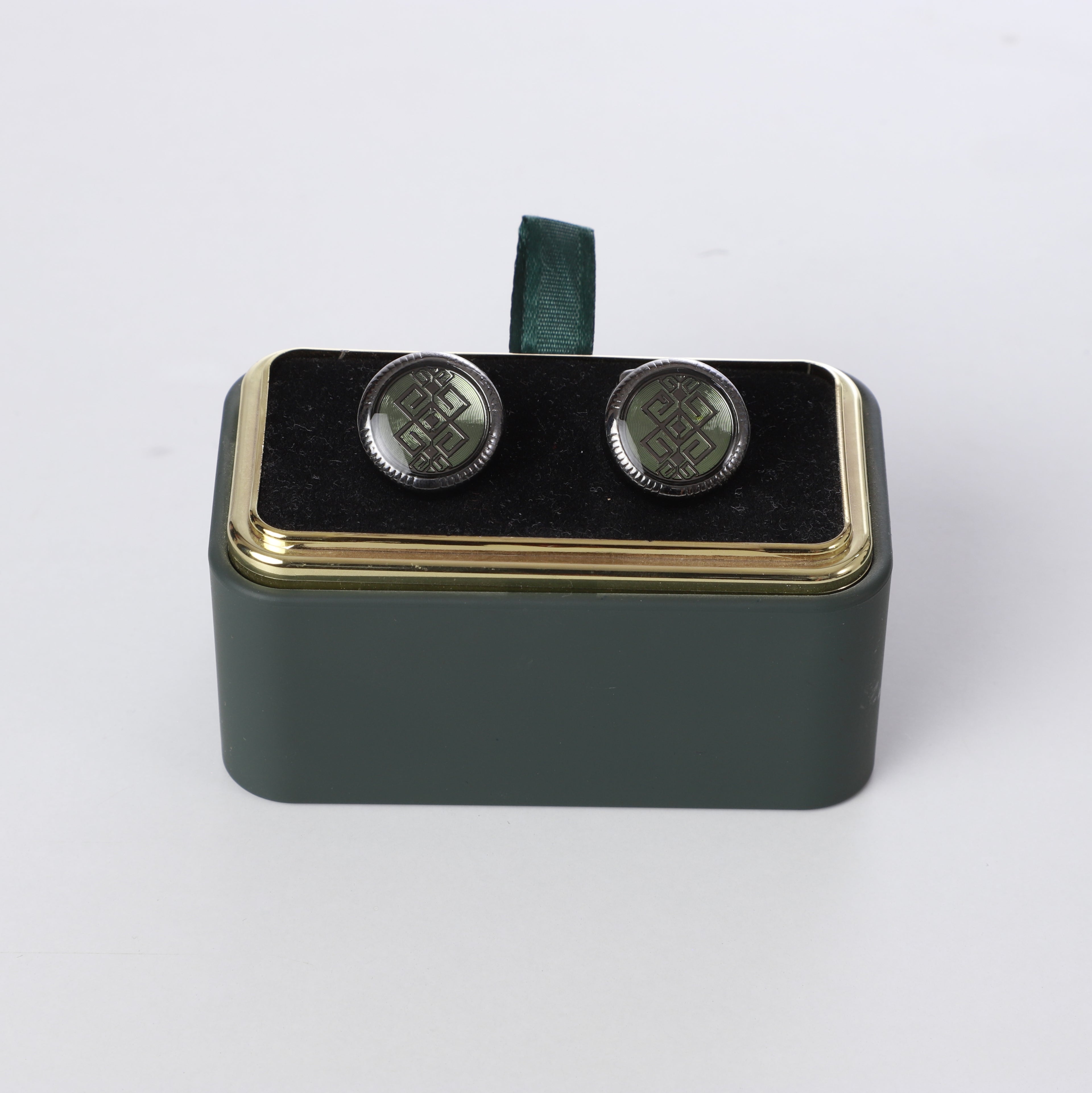 K cufflinks 17