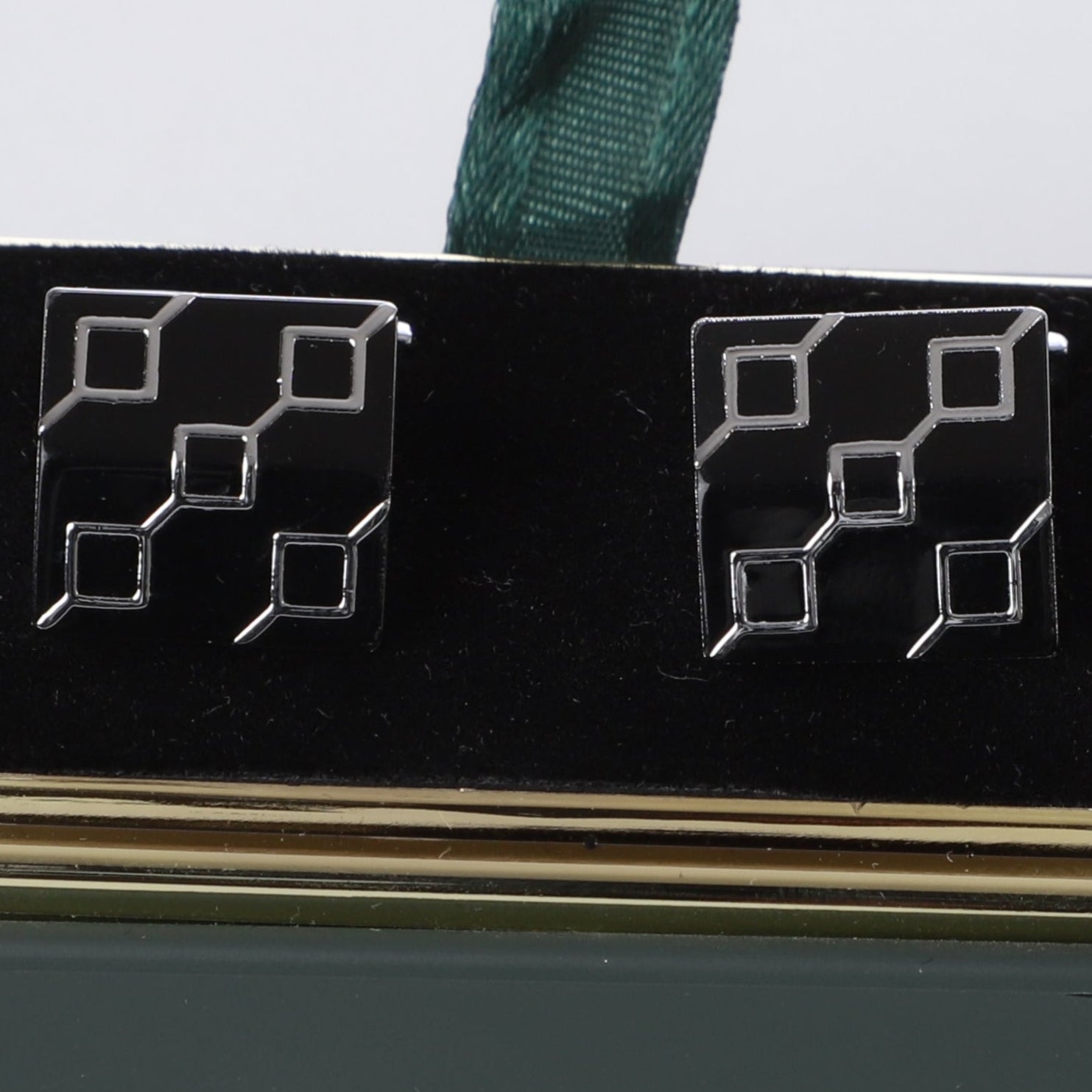 K cufflinks 15