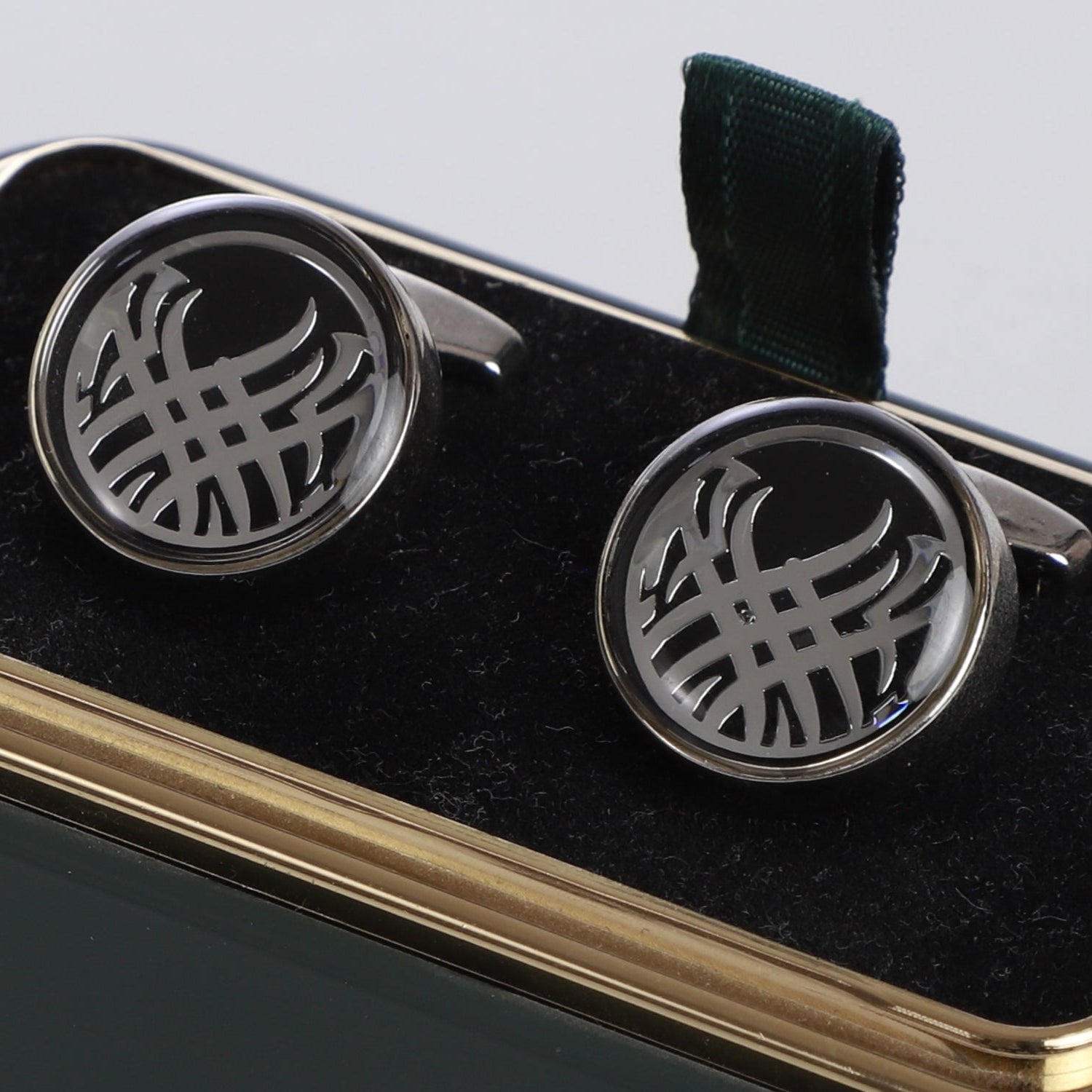 K cufflinks 14
