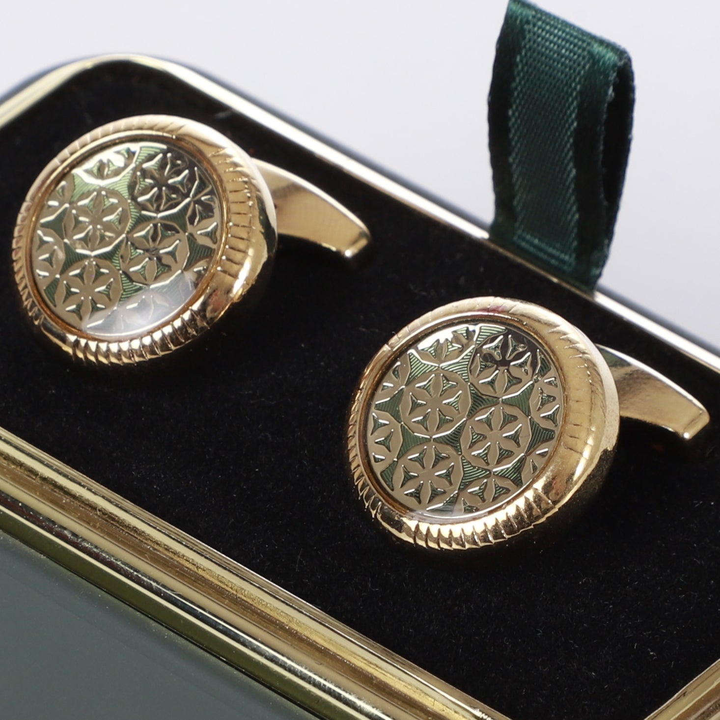 K cufflinks 3